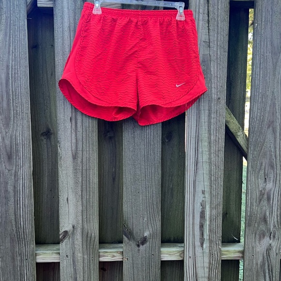 Nike dri fit orange and black striped shorts - Picture 2 of 8